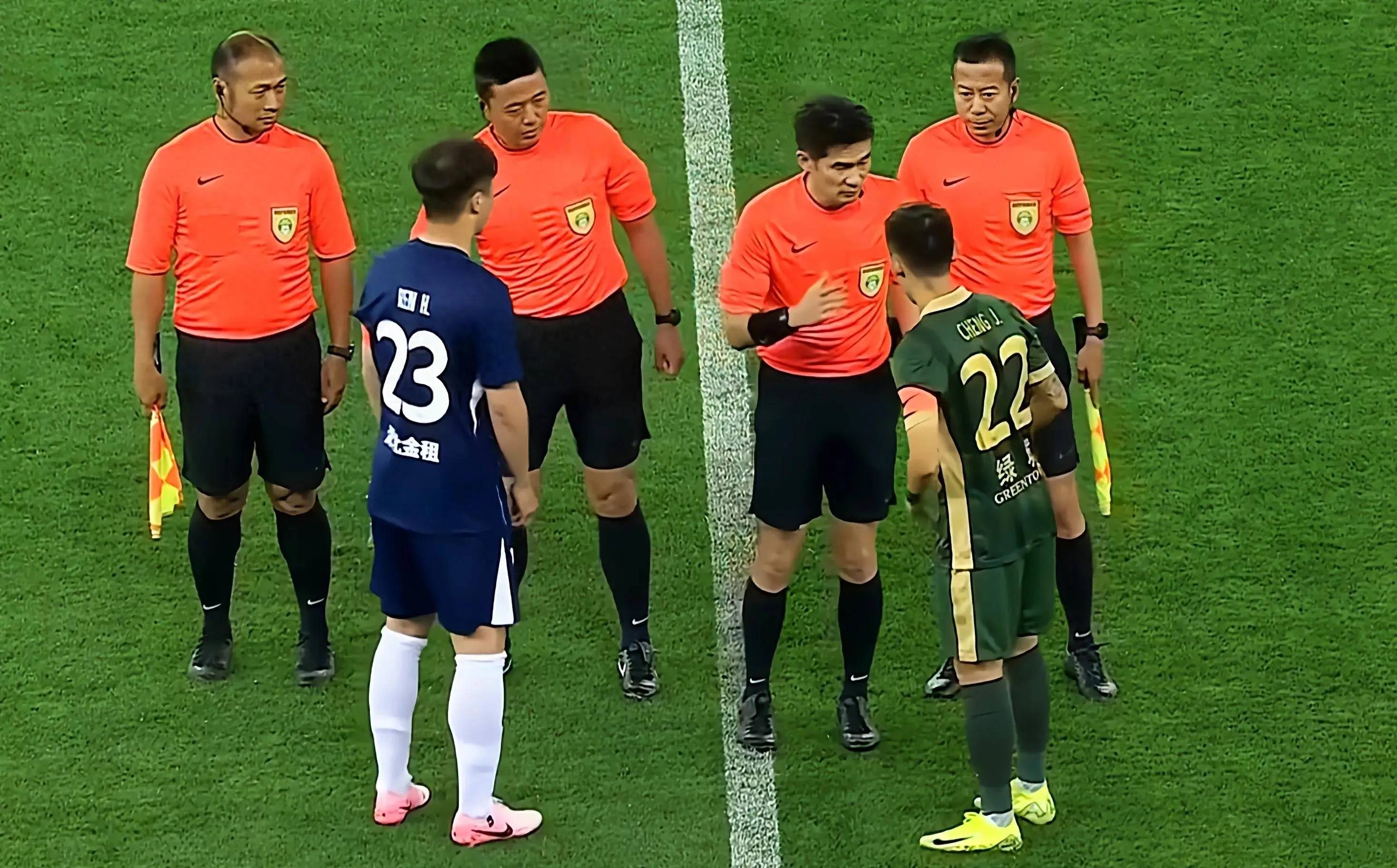 武汉三镇发布备战花絮；今晚造点机会；社区盾任务艰巨；阵容厚度经受考验