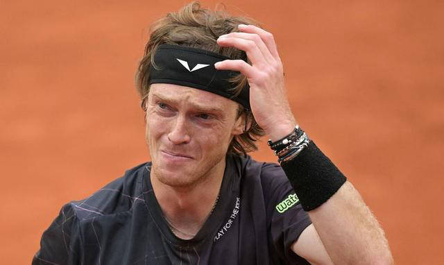 托特纳姆发布备战花絮，今夜遗憾出局，德甲任务艰巨，细节决定成败的简单介绍